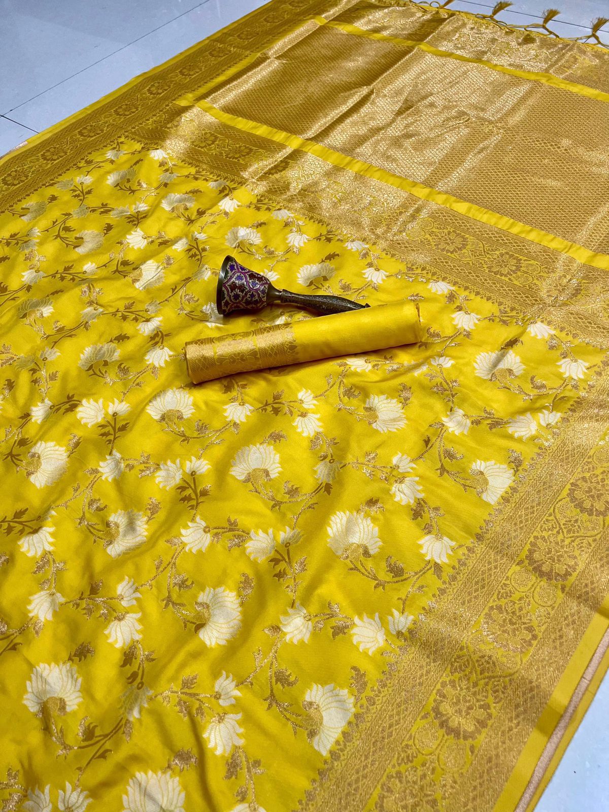 PURE SOFT KANJEEVARAM GOLD ZARI SILK