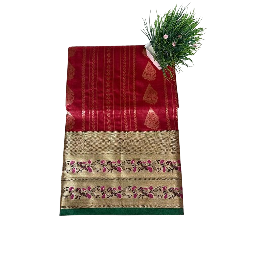 Kukuma Butta Pattu Saree.