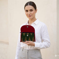 One main zippered compartment