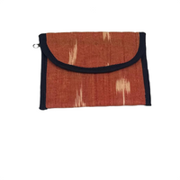 One main zippered compartment
