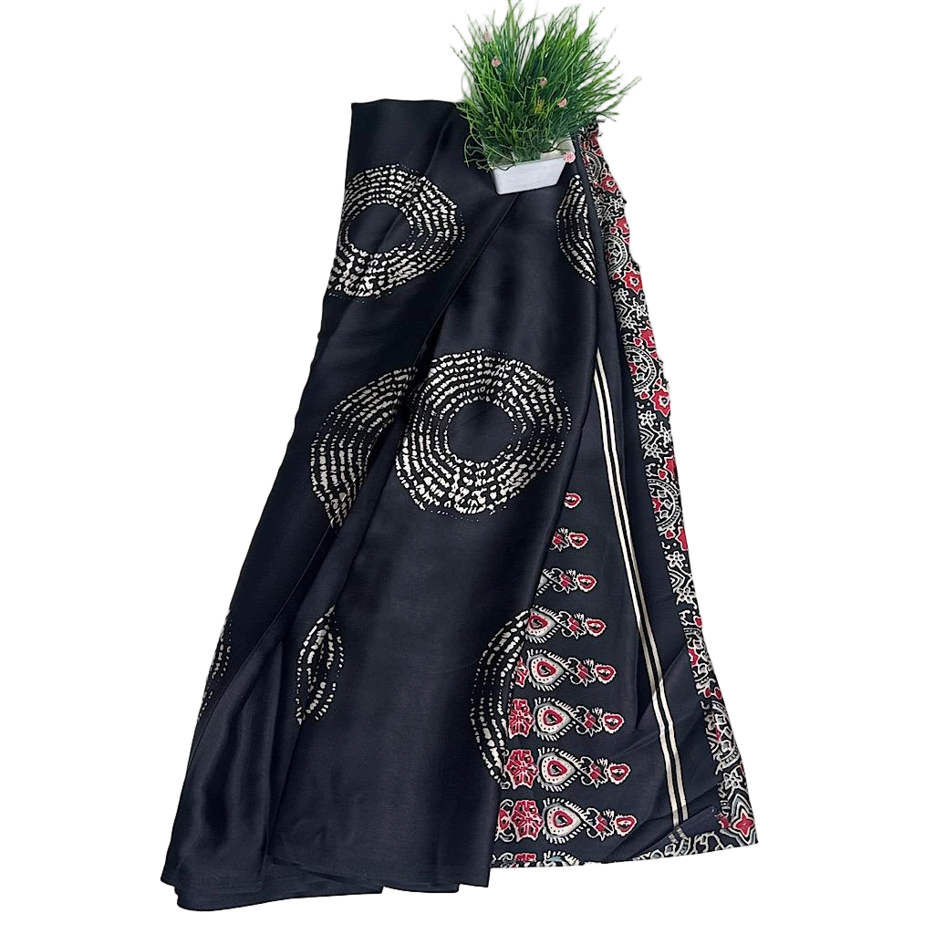 Neelakshi Chakra Dola Silk Saree.
