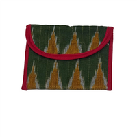 One main zippered compartment